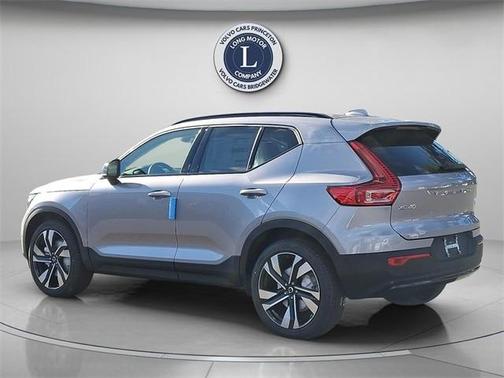 2026 Volvo XC40 B5 Ultra