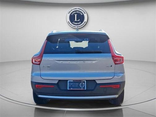 2025 Volvo XC40 B5 Core Bright Theme