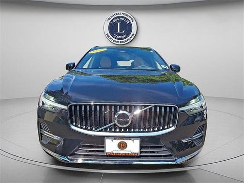 2022 Volvo XC60 B5 Inscription