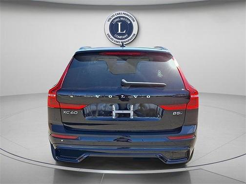 2025 Volvo XC60 B5 Core