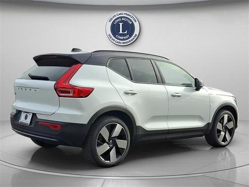 2026 Volvo EX40 Single Motor Extended Range Plus