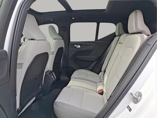 2026 Volvo EX40 Single Motor Extended Range Plus