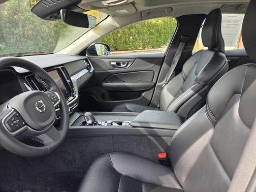 2025 Volvo S60 B5 Core