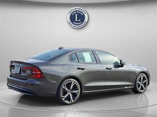 2025 Volvo S60 B5 Core