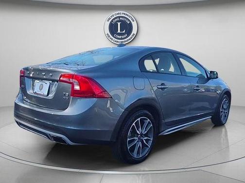 Gray Metallic 2018 Volvo S60 Cross Country T5