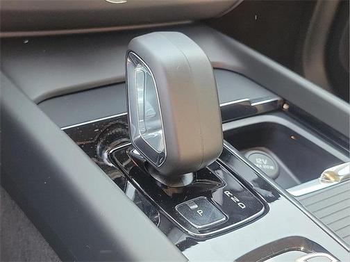 2025 Volvo XC60 Core