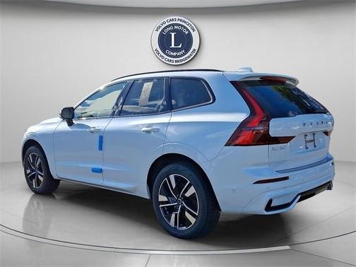 2026 Volvo XC60 B5 Plus