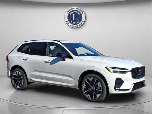 2026 Volvo XC60 B5 Plus