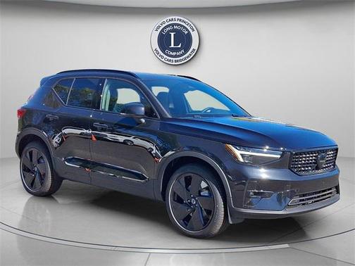 2026 Volvo XC40 B5 Ultra Black Edition