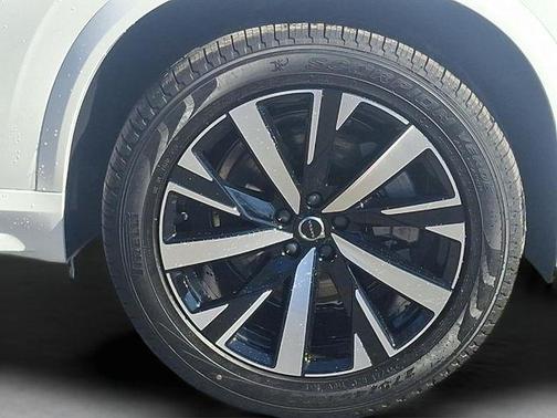 2026 Volvo XC90 B5 Core