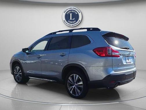 Ice Silver Metallic 2022 Subaru Ascent Limited 7-Passenger