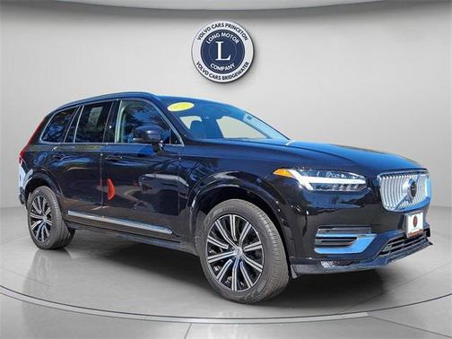 2025 Volvo XC90 B5 Core