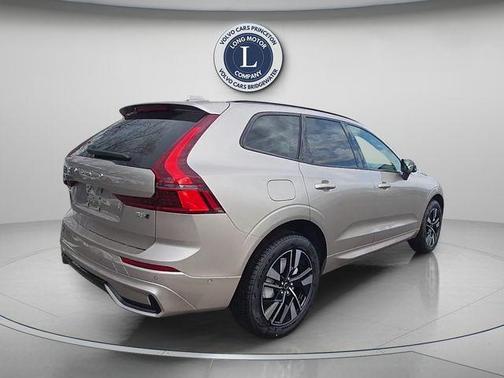 Bright 2026 Volvo XC60 B5 Plus