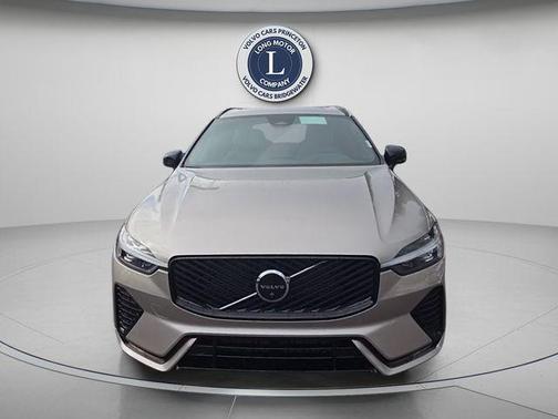 Bright 2026 Volvo XC60 B5 Plus