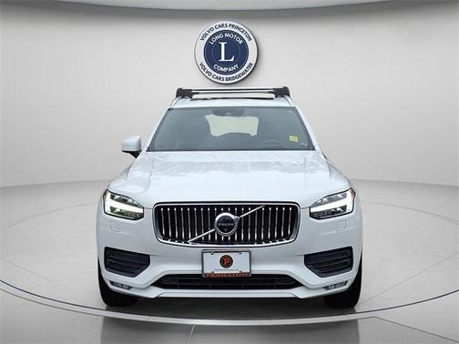 2020 Volvo XC90 T6 Momentum