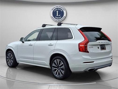 2020 Volvo XC90 T6 Momentum