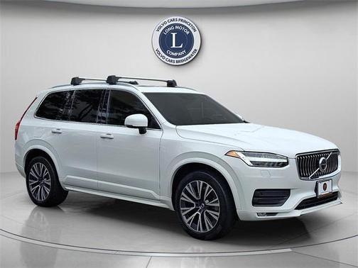 2020 Volvo XC90 T6 Momentum