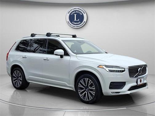 2020 Volvo XC90 T6 Momentum