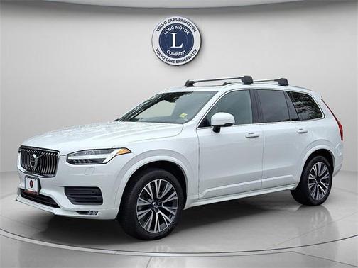 2020 Volvo XC90 T6 Momentum