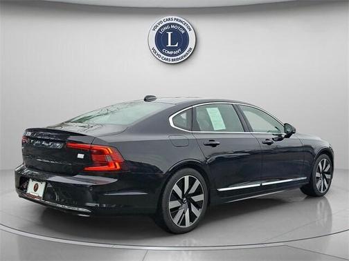 2024 Volvo S90 Recharge Plug-In Hybrid T8 Ultimate