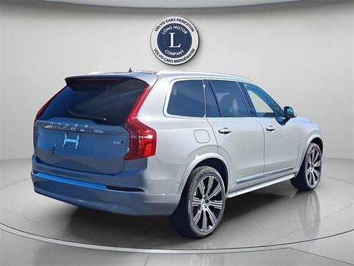 2025 Volvo XC90 B6 Plus 7-Seater