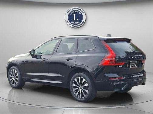 2025 Volvo XC60 B5 Core