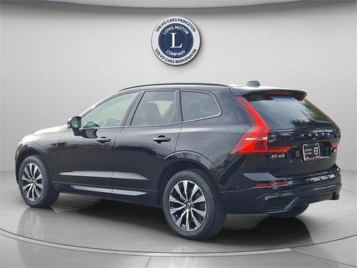 2025 Volvo XC60 B5 Core