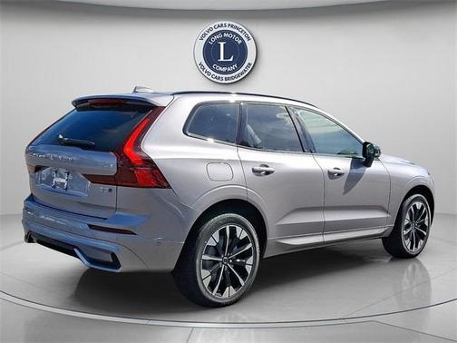2026 Volvo XC60 B5 Plus
