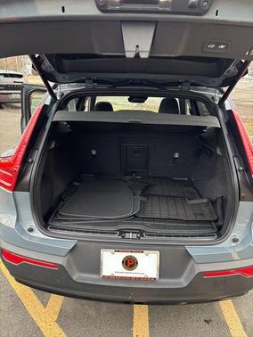 2022 Volvo XC40 T5 R-Design