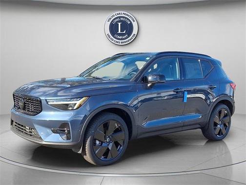 2026 Volvo XC40 B5 Ultra Black Edition
