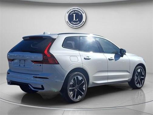 2026 Volvo XC60 B5 Plus