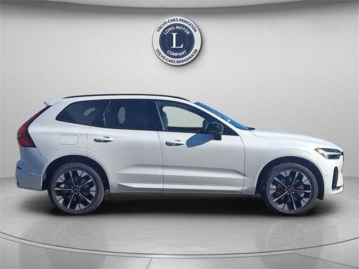2026 Volvo XC60 B5 Plus
