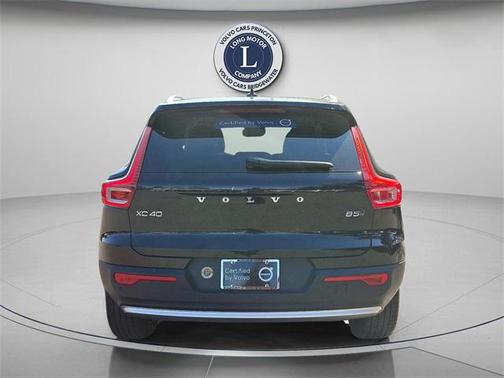 2025 Volvo XC40 B5 Plus Bright Theme
