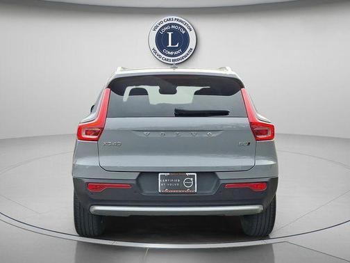 2025 Volvo XC40 B5 Core Bright Theme