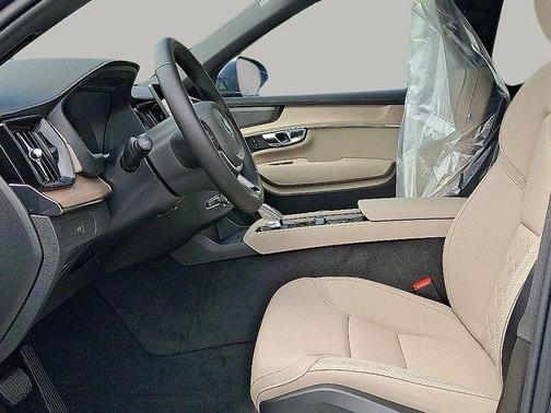 Denim Blue Metallic 2026 Volvo XC90 B6 Plus 7-Seater