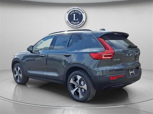2026 Volvo XC40 B5 Plus