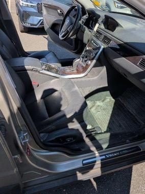 Sea Shell Metallic 2016 Volvo XC70 T5 Premier