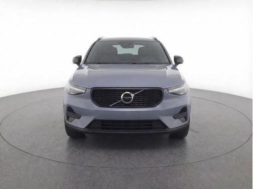 2026 Volvo XC40 B5 Core