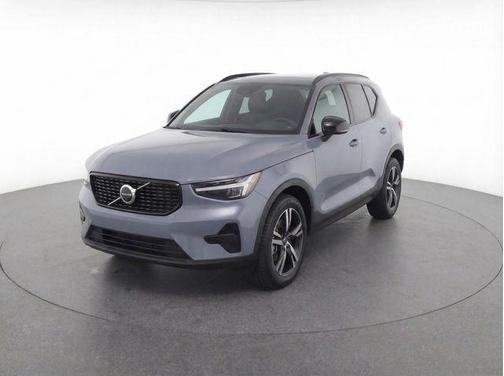 2026 Volvo XC40 B5 Core