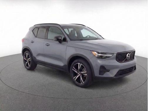 2026 Volvo XC40 B5 Core