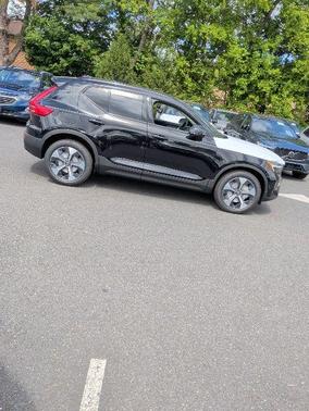 Onyx Black 2026 Volvo XC40 B5 Plus