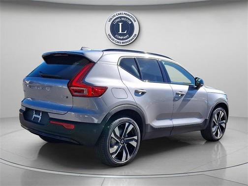 2026 Volvo XC40 B5 Plus