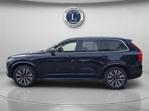 2022 Volvo XC90 T6 Momentum