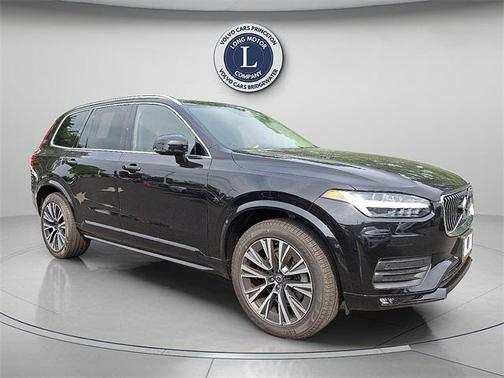 2022 Volvo XC90 T6 Momentum