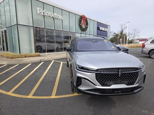 2024 Lincoln Nautilus Reserve