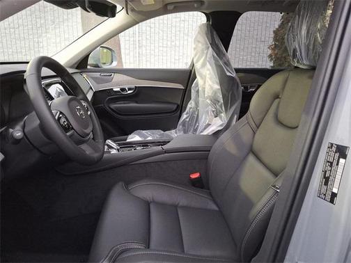2025 Volvo XC90 B6 Ultra