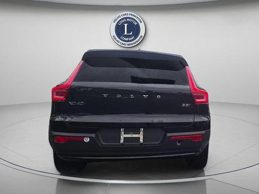 Onyx Black 2026 Volvo XC40 B5 Plus