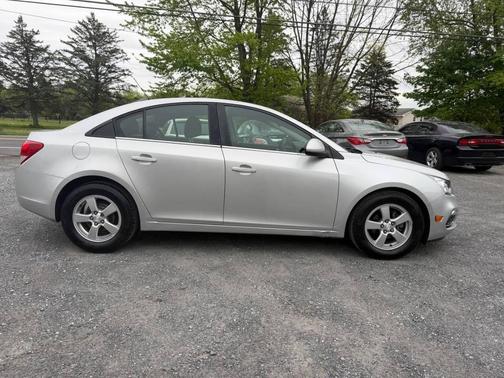 Silver Ice Metallic 2016 Chevrolet Cruze Limited 1LT