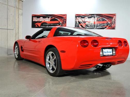2004 Chevrolet Corvette Base