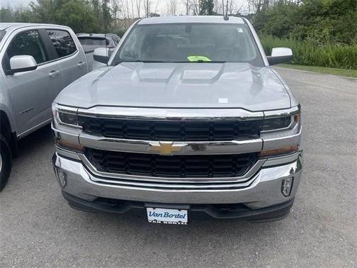 Photo 4 of 9 of 2017 Chevrolet Silverado 1500 LT